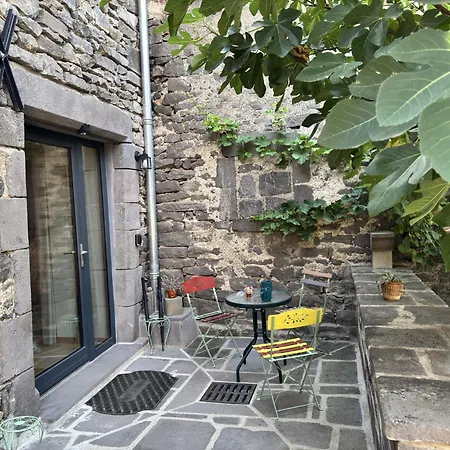 別荘 L'ecrin Volvicien - Maison 4 Pers - Terrasse - Jardin ボルヴィック